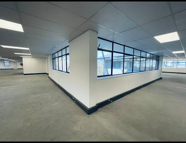 3,949M² OFFICE FOR SALE IN VORNA VALLEY
